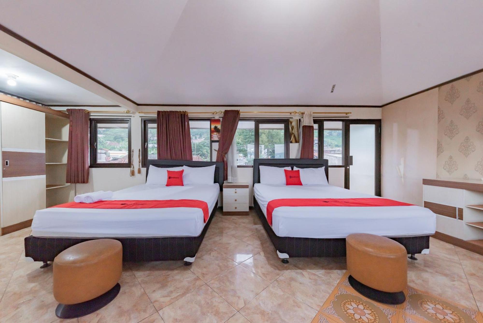 Hotel Reddoorz Near Cikole Lembang Exterior foto