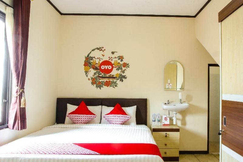Hotel Reddoorz Near Cikole Lembang Zimmer foto